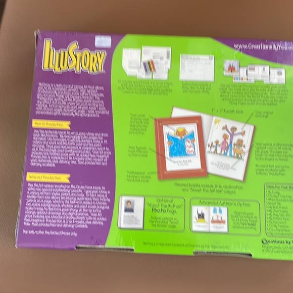 Scholastic Books CREATIONS by YOU  ILLUSTORY - Picture 2 of 2
